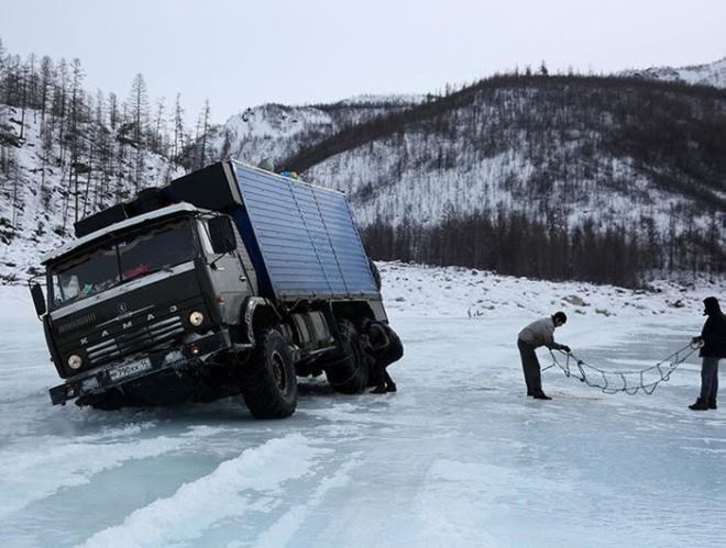Dare To Drive On The World's Most Dangerous Roads?