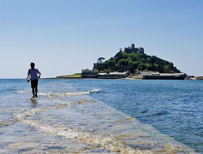 Dare To Drive On The World's Most Dangerous Roads?