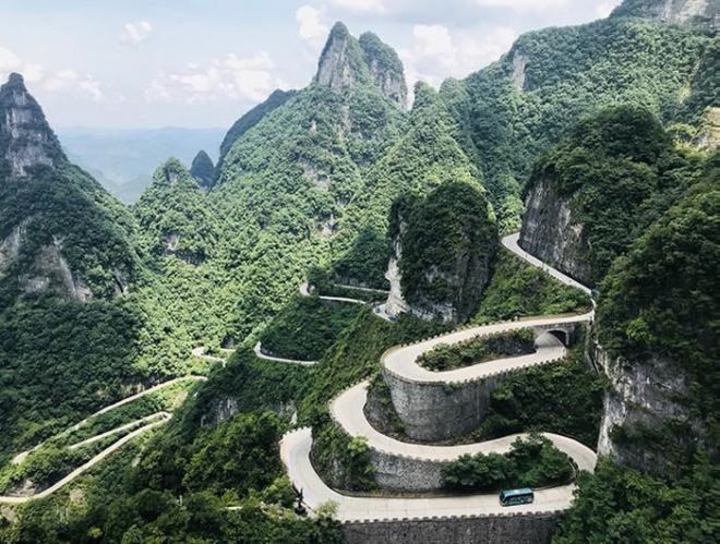 Dare To Drive On The World’s Most Dangerous Roads? | Funzug.com