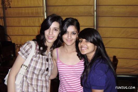 Lahore University Galz On Valentine Function