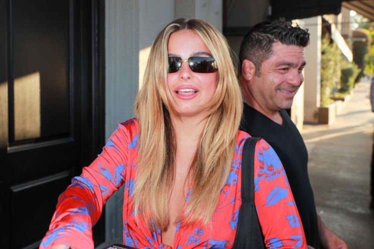 Gorgeous Addison Rae At Craig's Restaurant In West Hollywood