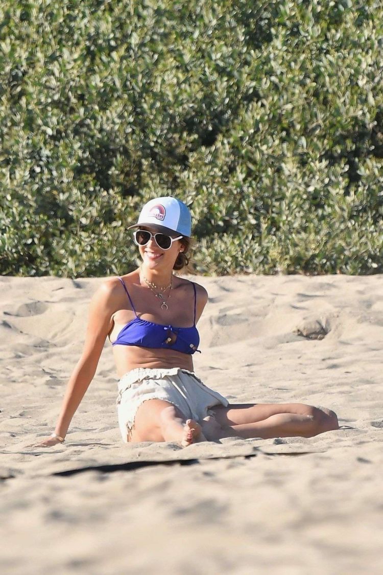 Alessandra Ambrosio Spotted Playing Volleyball At The Beach