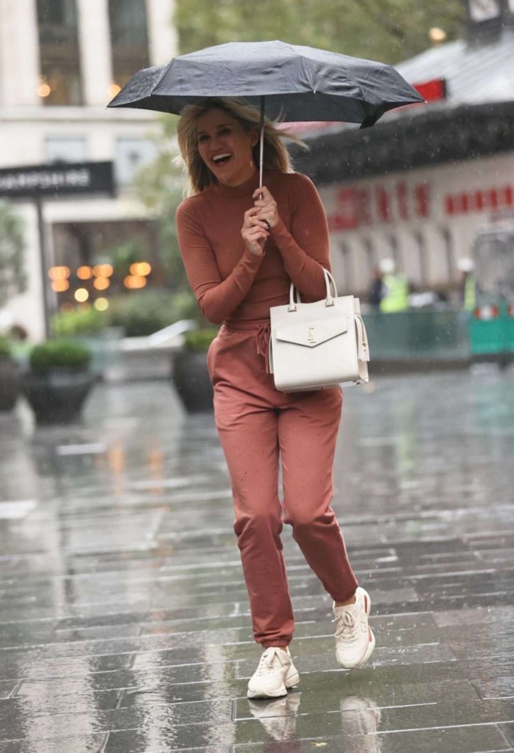 Gorgeous Ashley Roberts Leaving Heart Radio On A Rainy Day In London