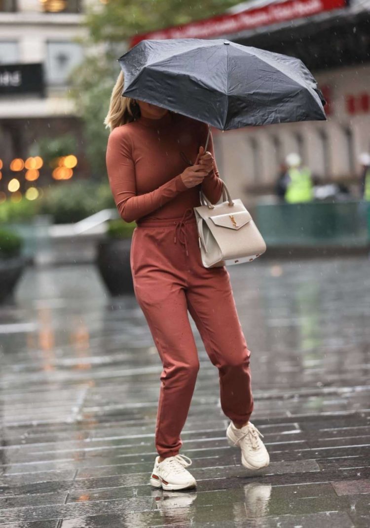 Gorgeous Ashley Roberts Leaving Heart Radio On A Rainy Day In London