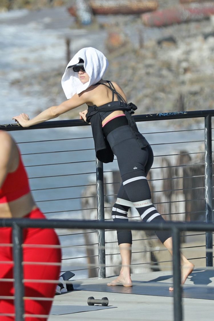 Charlotte McKinney At A Yoga Class In Malibu