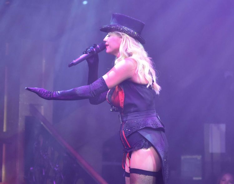 Gorgeous Denise Van Outen Performing At Proud Embankment In London