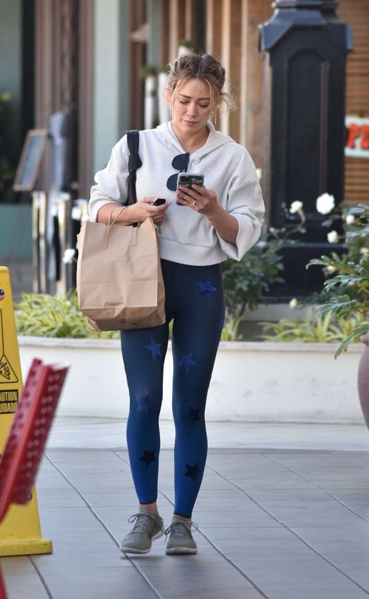 Hilary Duff Candids At Raw Junkies In Studio City