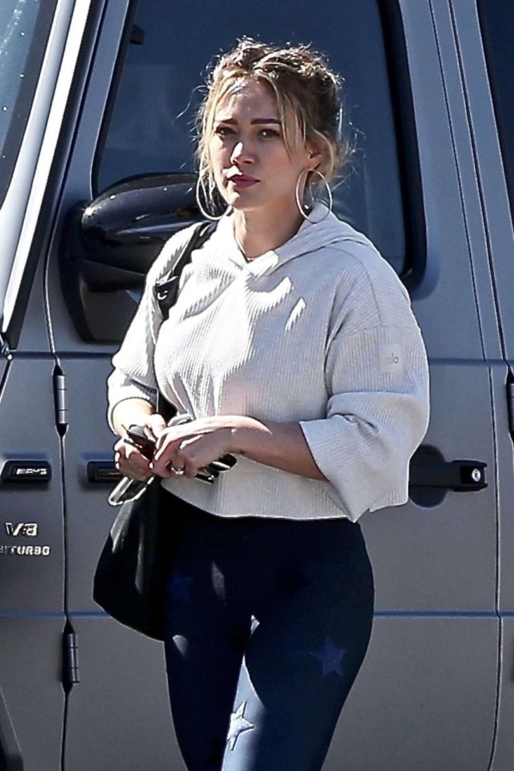 Hilary Duff Candids At Raw Junkies In Studio City