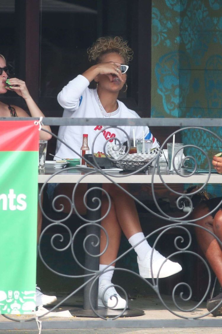 Jasmine Sanders Spotted In Shorts Out In Sherman Oaks