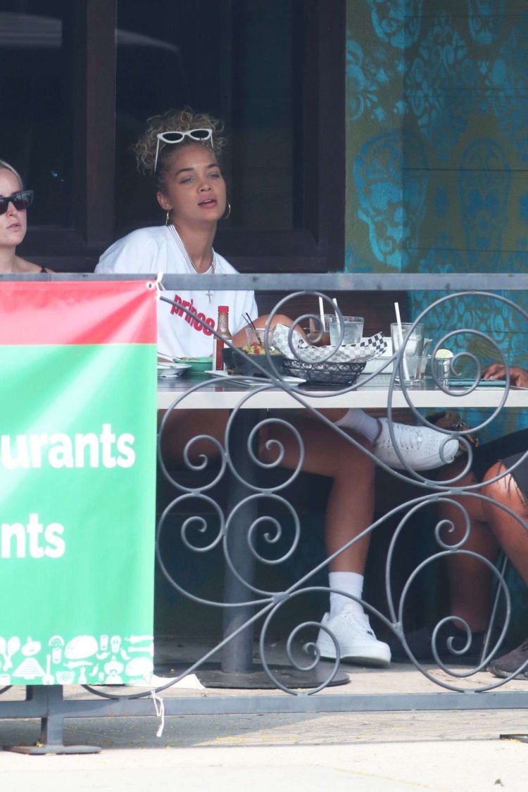 Jasmine Sanders Spotted In Shorts Out In Sherman Oaks