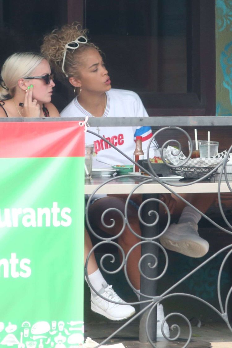 Jasmine Sanders Spotted In Shorts Out In Sherman Oaks