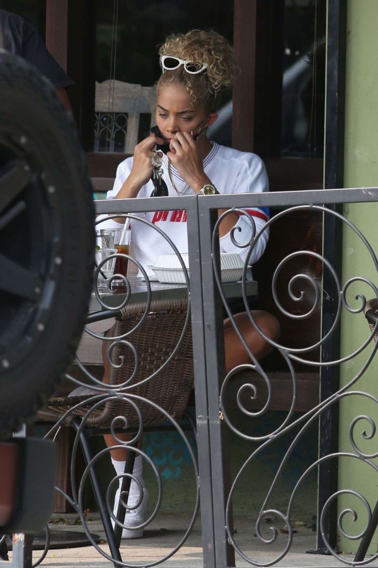 Jasmine Sanders Spotted In Shorts Out In Sherman Oaks