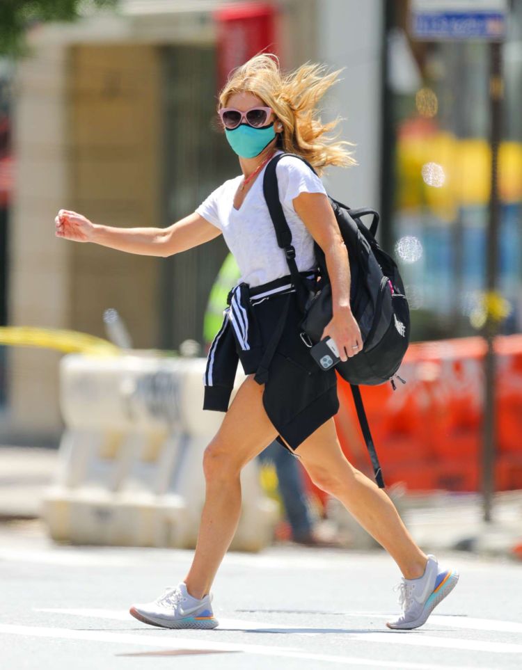 Kelly Ripa Heading To Her Gym In New York City