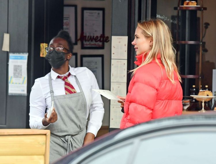 Pretty Kimberley Garner Out And About Candids In Notting Hill, London