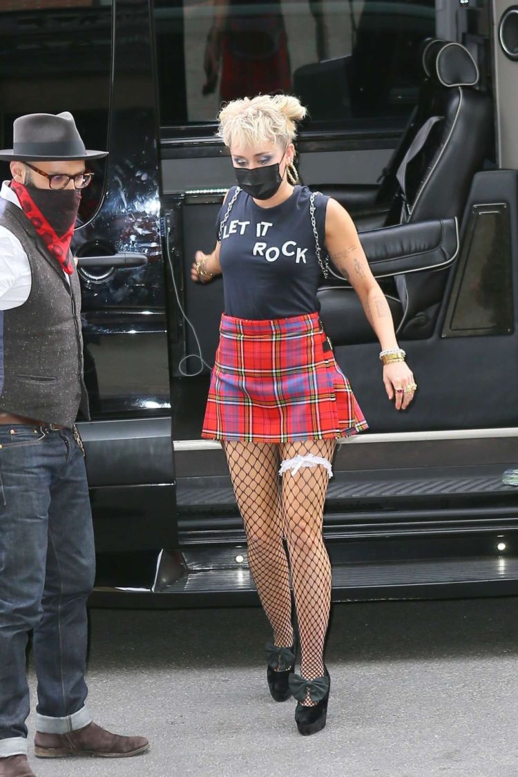 Miley Cyrus Candids While Returning To Her Hotel In New York