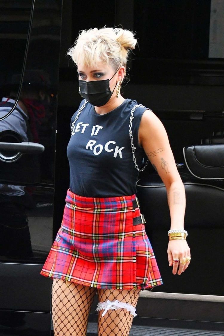 Miley Cyrus Candids While Returning To Her Hotel In New York