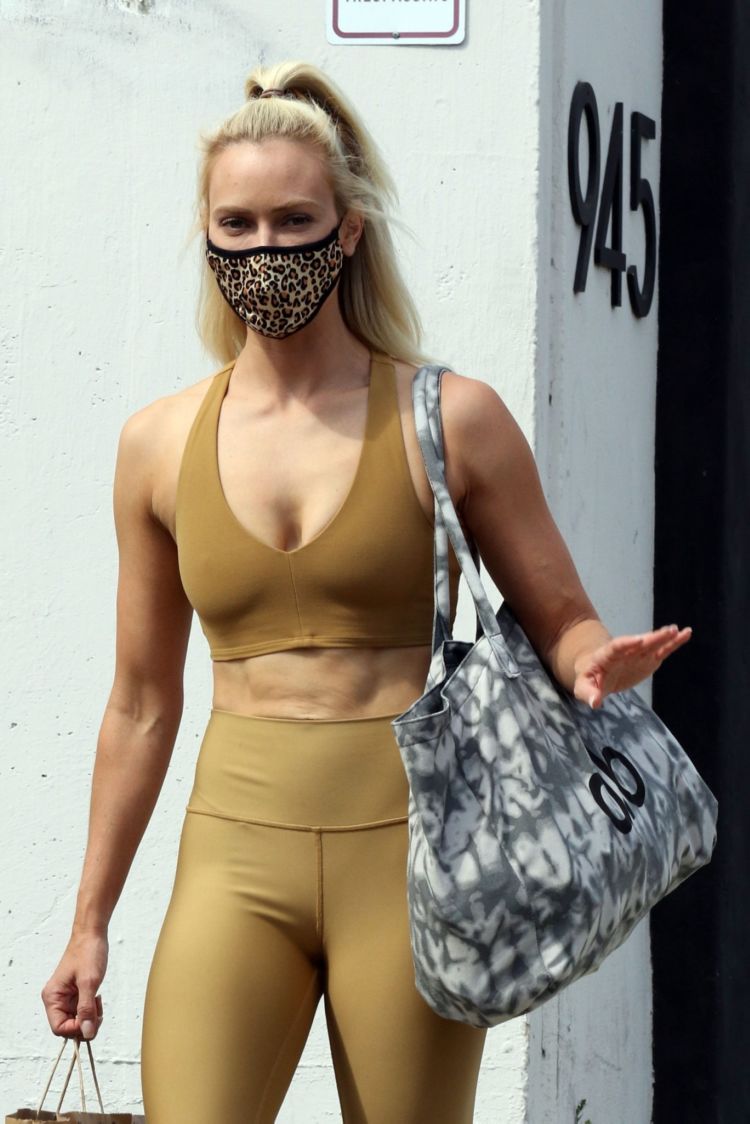 Peta Murgatroyd In Sportswear At DWTS Rehearsal Studios
