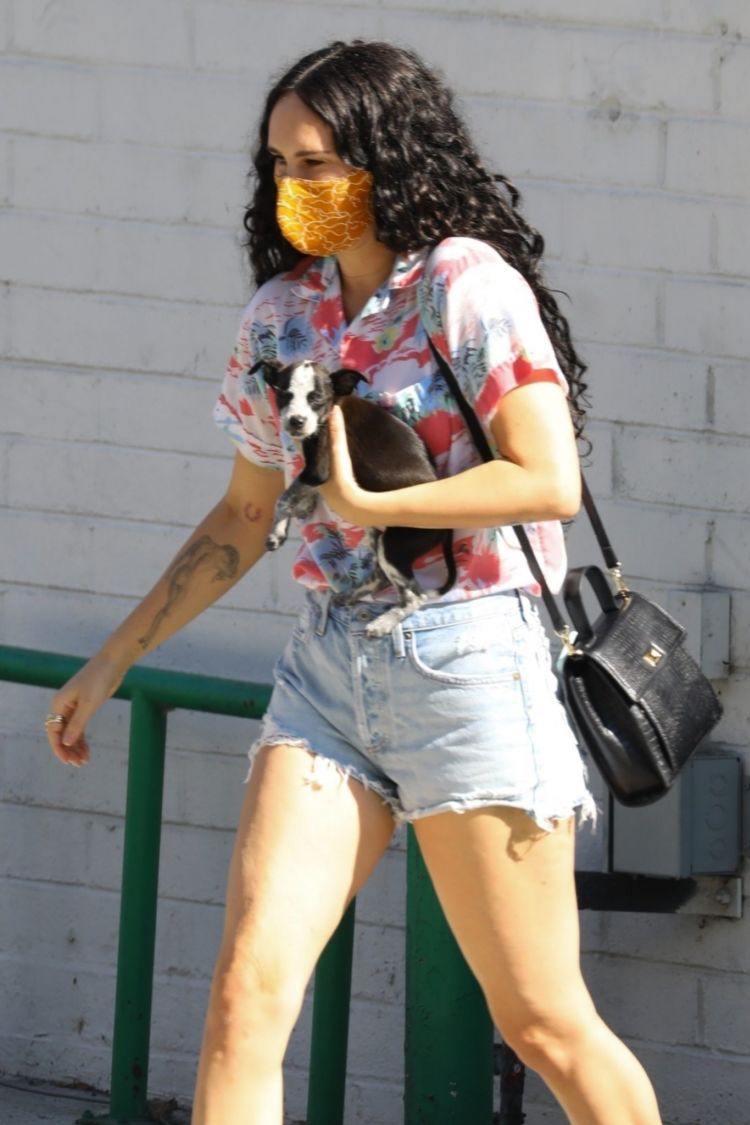 Rumer Willis Visits Healthy Spot Pet Shop With Her Puppy In Los Angeles