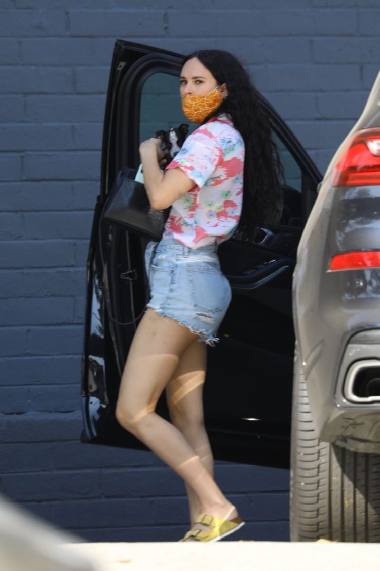 Rumer Willis Visits Healthy Spot Pet Shop With Her Puppy In Los Angeles
