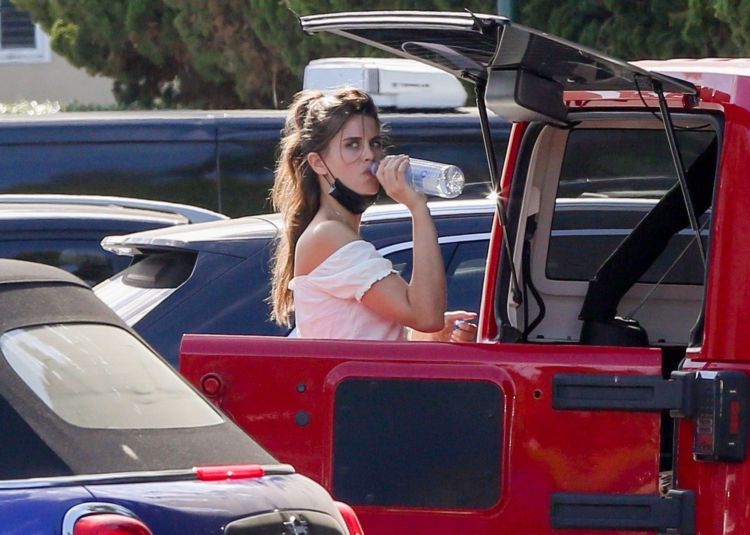 Sara Sampaio Spotted Outside Bristol Farms In Beverly Hills