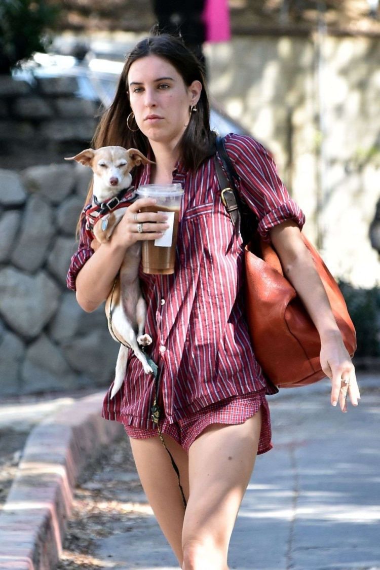 Scout Willis Donates A Few Bags Of Clothes In Los Angeles