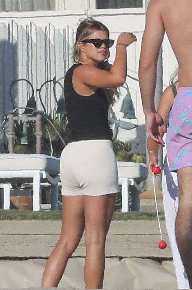 Sofia Richie Spotted In Afternoon At The Beach In Malibu