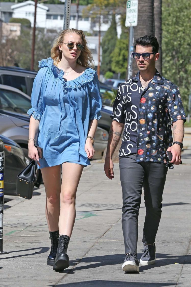 Sophie Turner Out And About Candids In Los Feliz