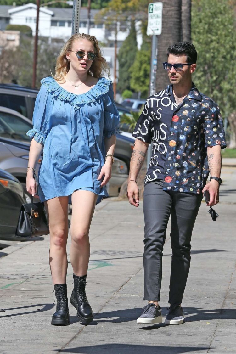 Sophie Turner Out And About Candids In Los Feliz