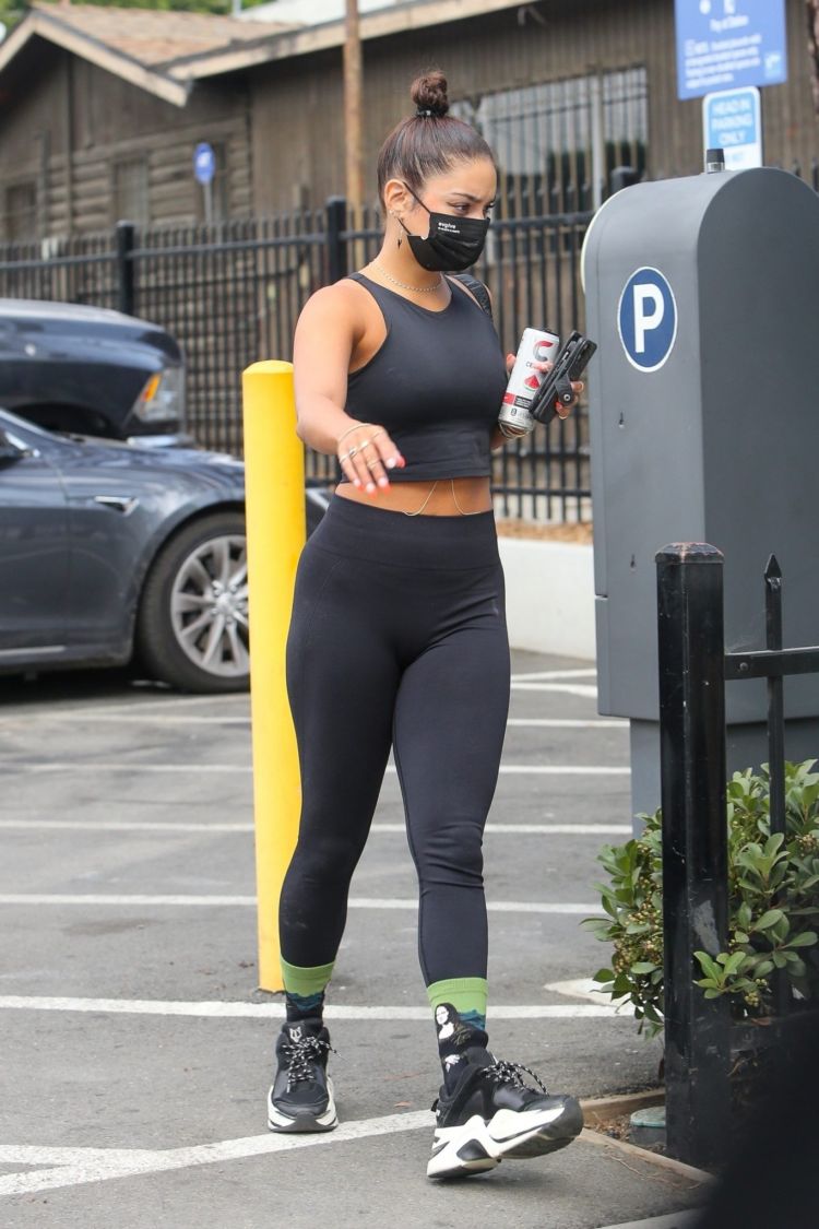 Vanessa Hudgens In A Black Sporty Outfit Outside The Gym In Hollywood