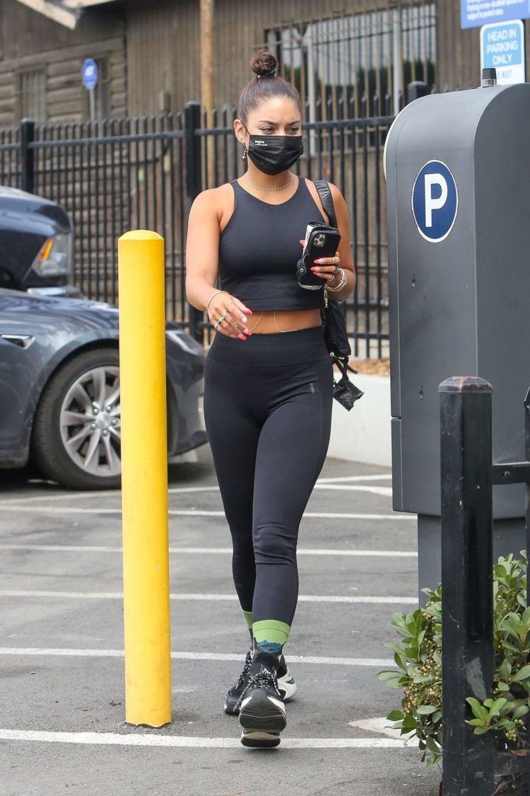 Vanessa Hudgens In A Black Sporty Outfit Outside The Gym In Hollywood