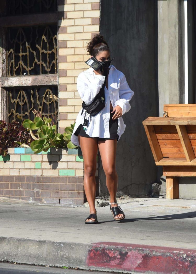 Vanessa Hudgens Goes Out For Lunch In Los Angeles