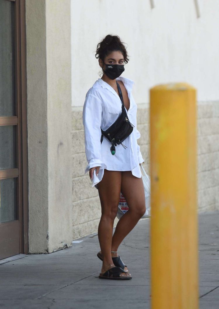 Vanessa Hudgens Goes Out For Lunch In Los Angeles