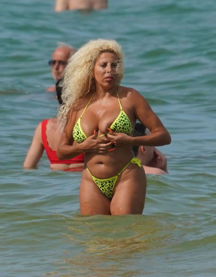 Afida Turner In A Tiny Yellow Bikini At Miami Beach