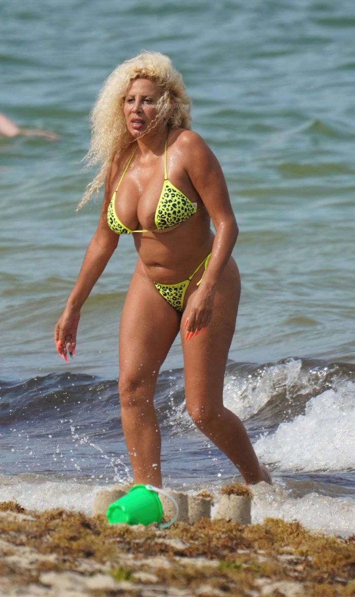 Afida Turner In A Tiny Yellow Bikini At Miami Beach