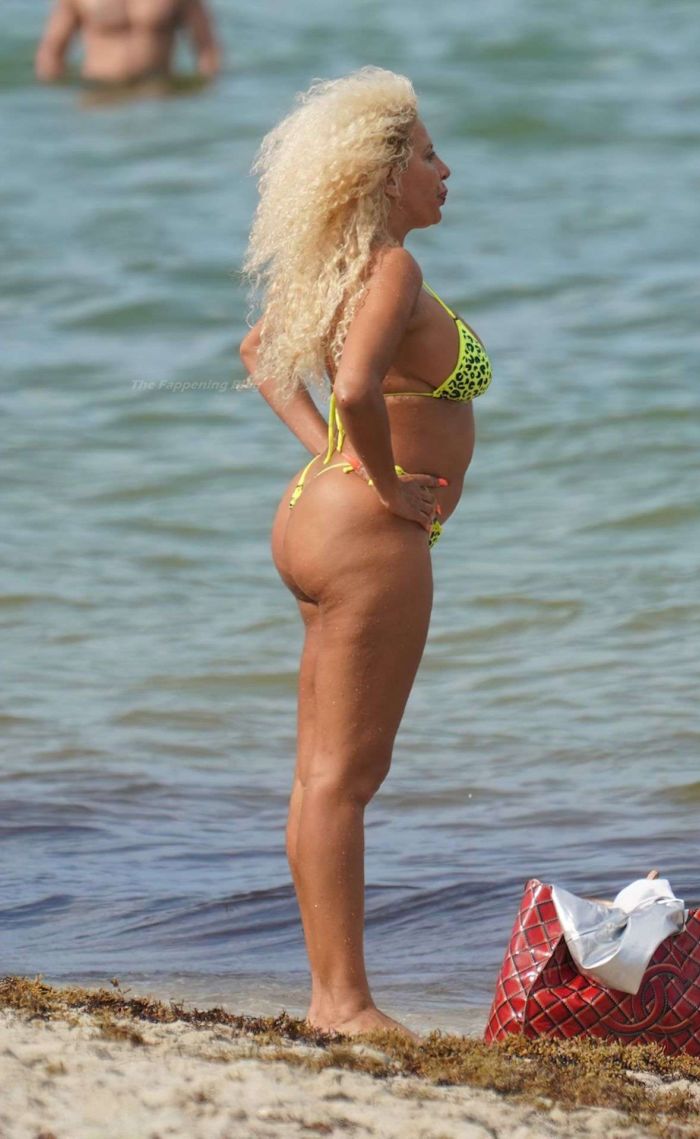 Afida Turner In A Tiny Yellow Bikini At Miami Beach