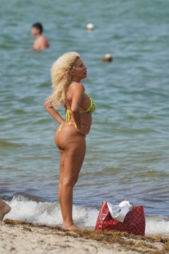 Afida Turner In A Tiny Yellow Bikini At Miami Beach