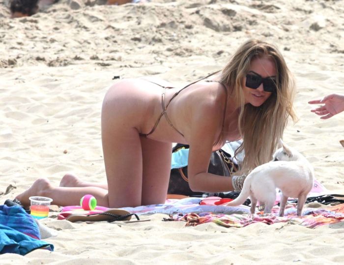 Aisleyne Horgan-Wallace Vacationing In Bikini On The Beach In Bournemouth