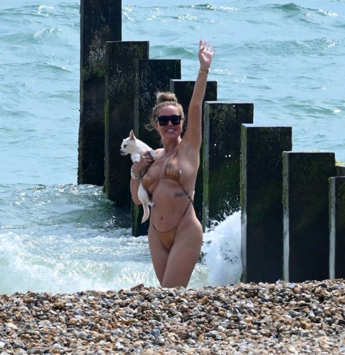 Aisleyne Horgan-Wallace Vacationing In Bikini On The Beach In Bournemouth