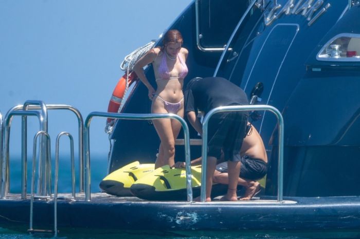 Bella Thorne And Benjamin Mascolo Vacationing On A Yacht In Cabo