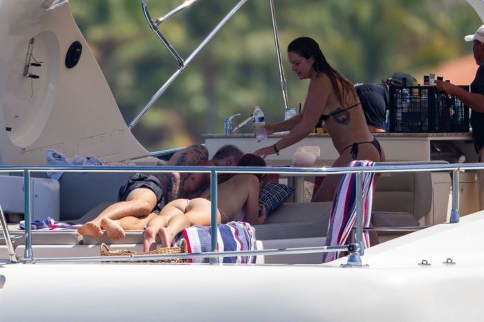 Bella Thorne And Benjamin Mascolo Vacationing On A Yacht In Cabo