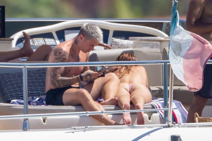 Bella Thorne And Benjamin Mascolo Vacationing On A Yacht In Cabo