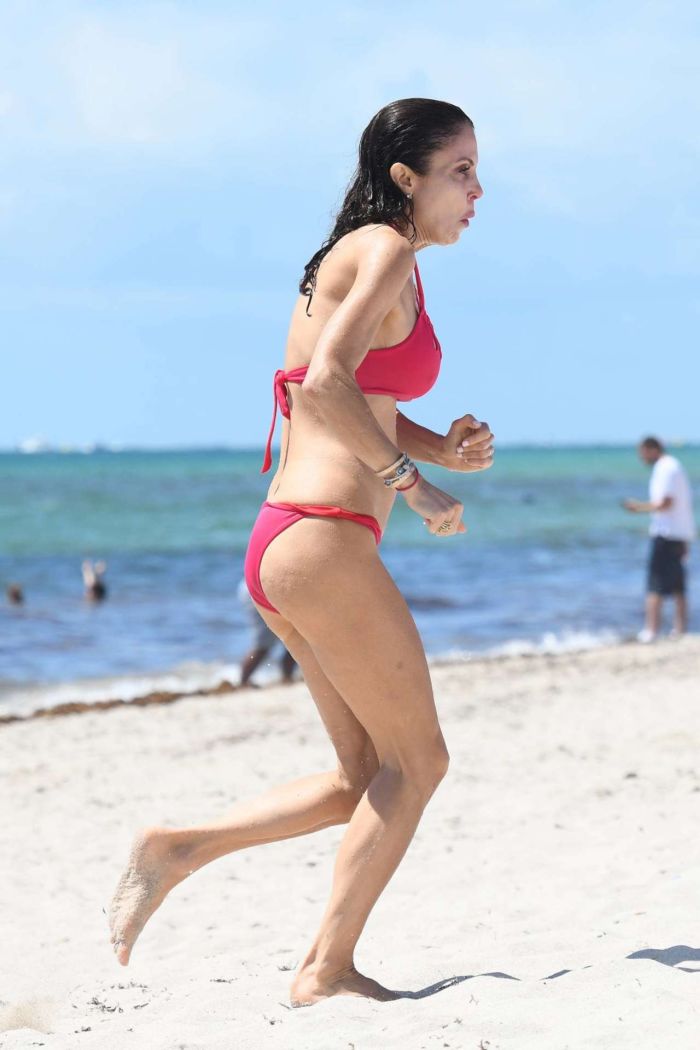 Bethenny Frankel In A Pink Bikini At The Beach In Miami