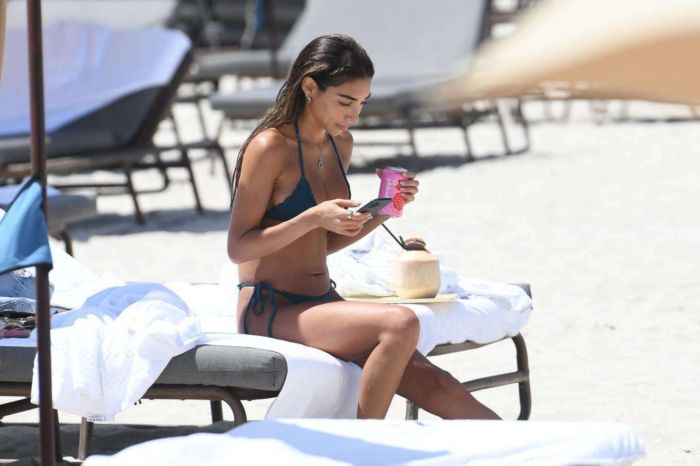 Chantel Jeffries In A Green Bikini On The Beach In Miami
