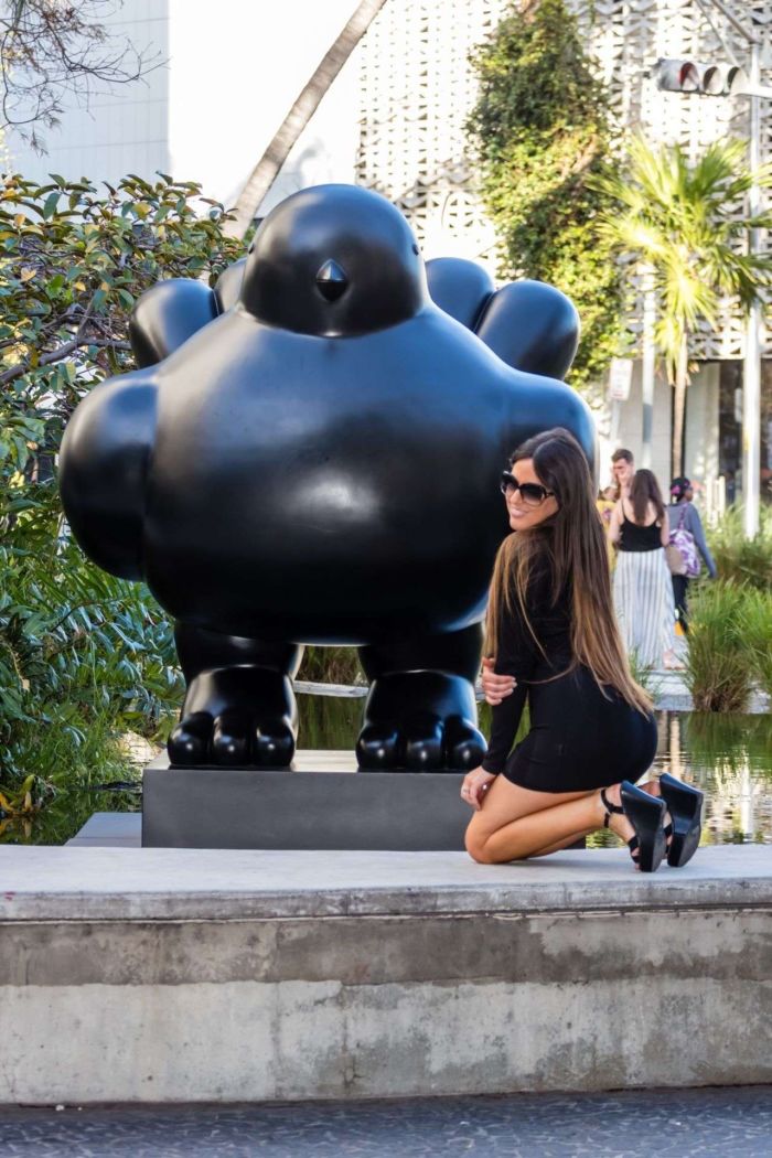 Stunning Claudia Romani Enjoys Her Day Out In South Beach