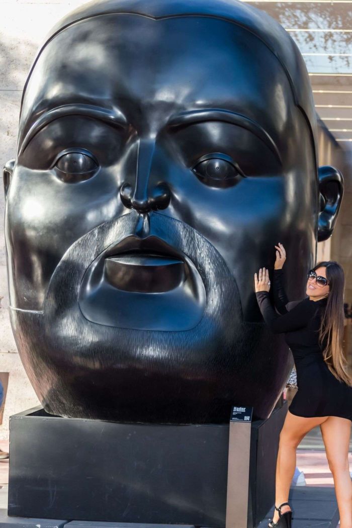 Stunning Claudia Romani Enjoys Her Day Out In South Beach