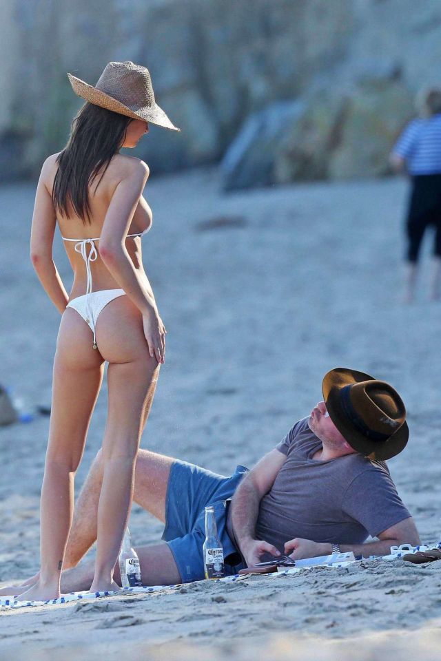 Emily Ratajkowski On A Vacation In A White Bikini At The Beach In Miami