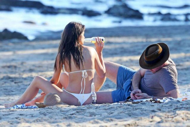 Emily Ratajkowski On A Vacation In A White Bikini At The Beach In Miami