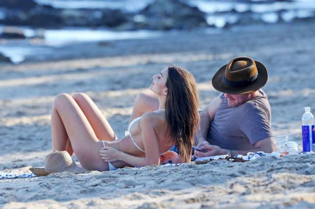 Emily Ratajkowski On A Vacation In A White Bikini At The Beach In Miami