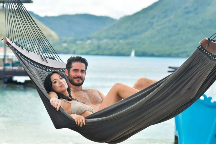 Fiona Wade In Bikini With Her Partner At The Beach In St Lucia