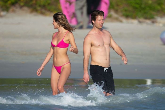 Gigi Paris Vacationing In Bikini With Glen Powell At A Beach In Mexico